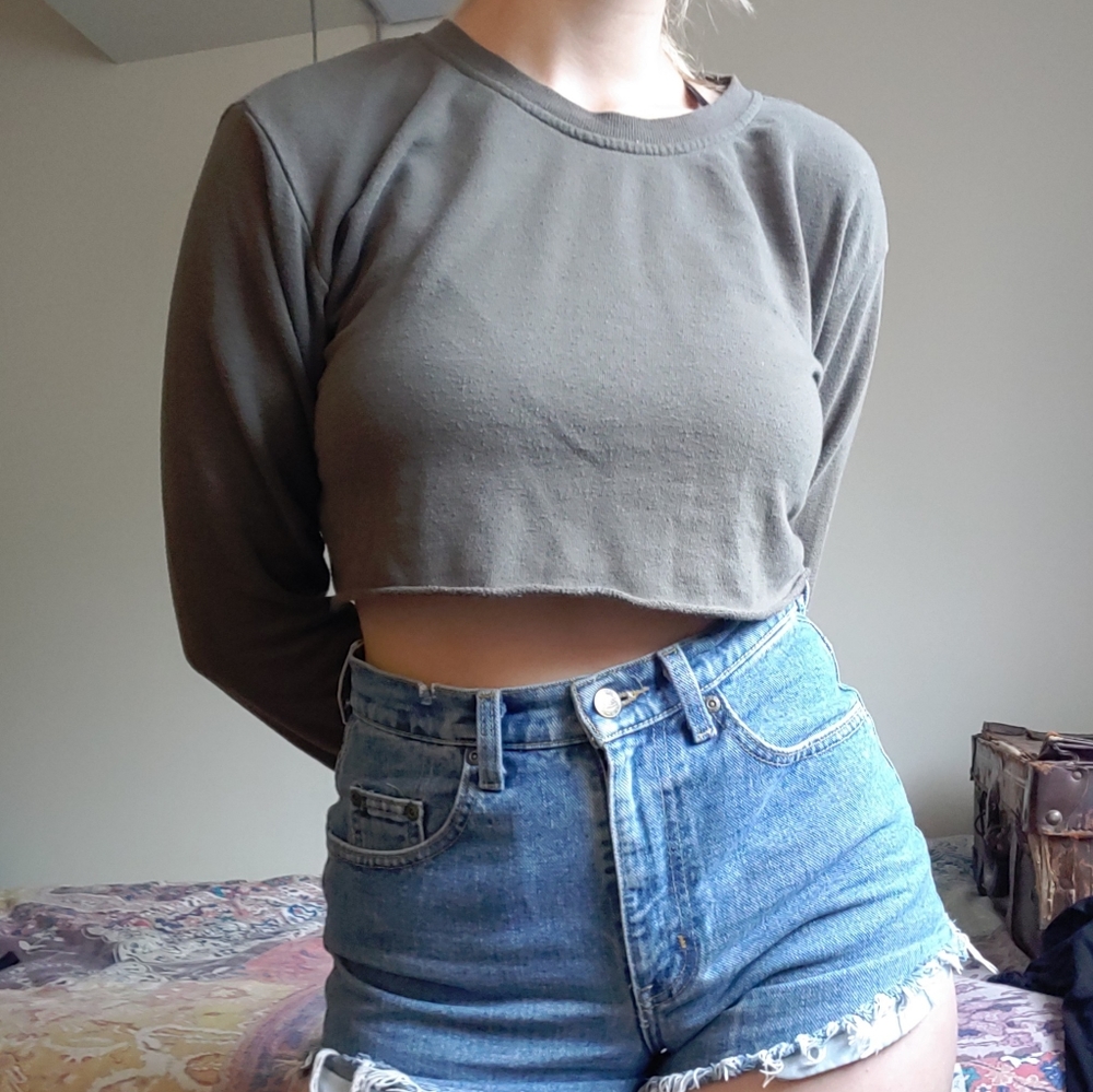 Crop top sweater